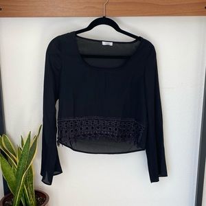 Black long sleeve crop top
